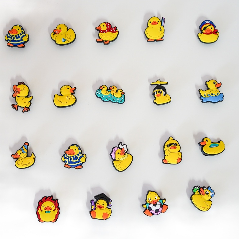 ตัวติดรองเท้า Jibbitz อุปร์กรณ์เสริม ติดรองเท้า ลาย การ์ตูน Crocs pin พร้อมหมุด หัวเข็มขัดยึด พร้อมติดทันที 1set 19 ชิ้น