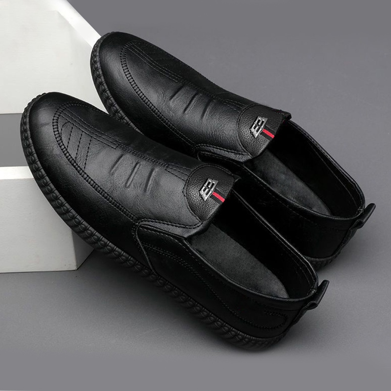 Kicks  คอลเลคชั่นใหม่ของทางร้าน รองเท้าคัทชูแฟชั่นสำหรับผู้ชาย รุ่นนี้งานดีมาก ใส่ง่ายใส่ได้ทุกโอกาส  มี 2 สีน้าา