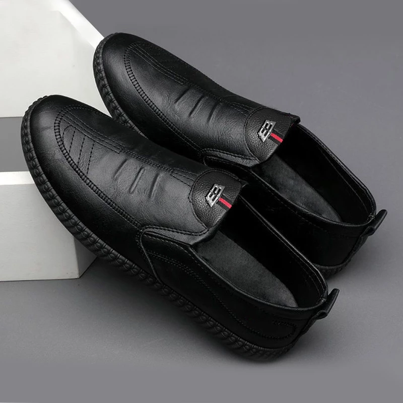 Kicks คอลเลคชั่นใหม่ของทางร้าน รองเท้าคัทชูแฟชั่นสำหรับผู้ชาย รุ่นนี้งานดีมาก ใส่ง่ายใส่ได้ทุกโอกาส มี 2 สีน้าา