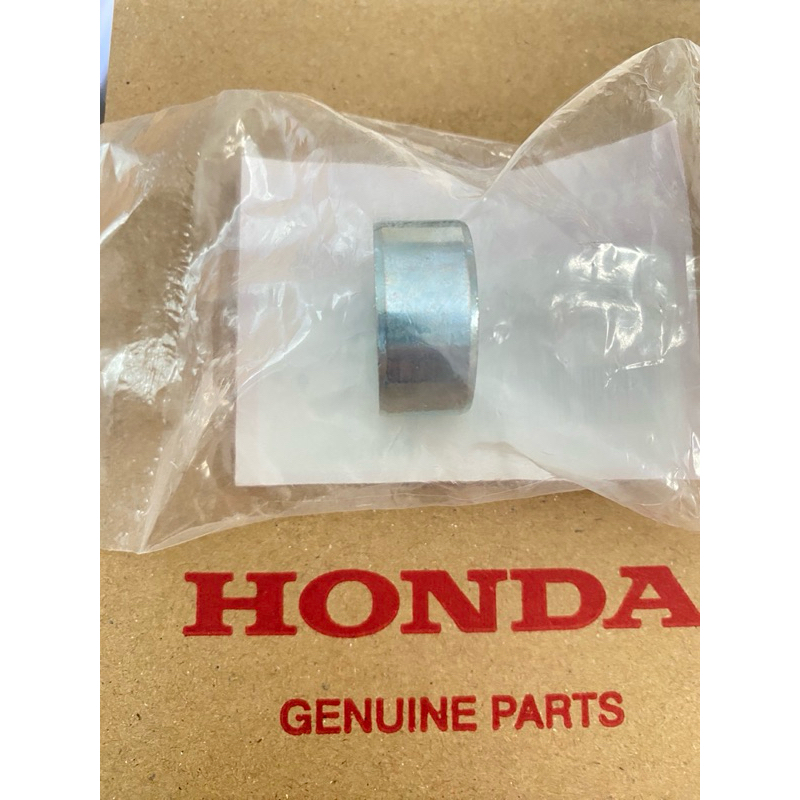 บู๊ชดุมล้อหลังซ้าย เวฟ 125 R,S,i ทุกรุ่น เเท้เบิกศูนย์ (รหัสสินค้า42304-KFM-900)