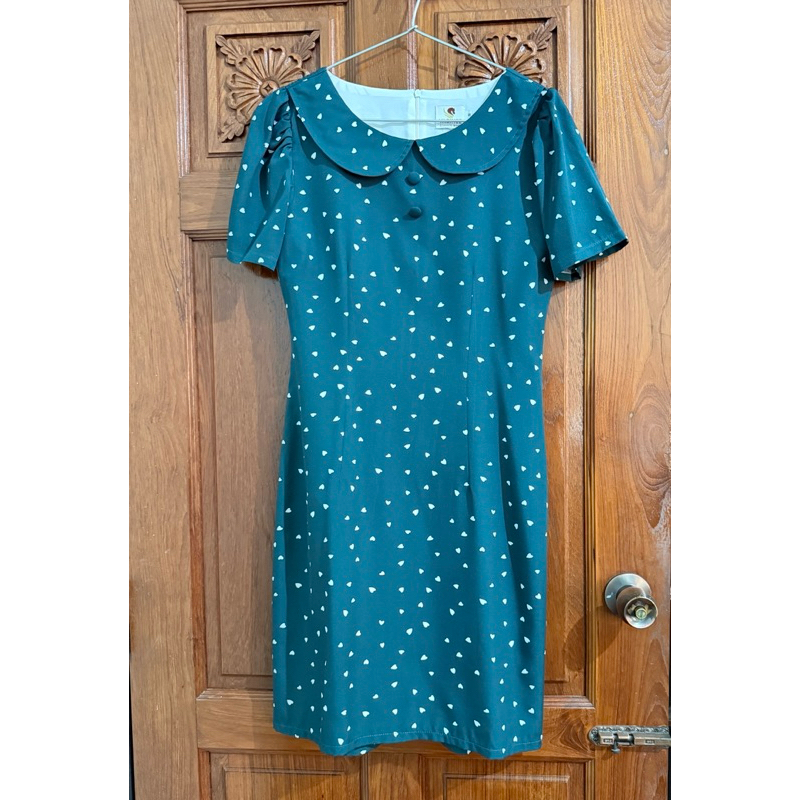 (used like new) เดรสสีเขียวเข้มลายหัวใจ งานป้าย yasinee