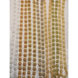 สังวาลย์ใส่กับชุดไทย