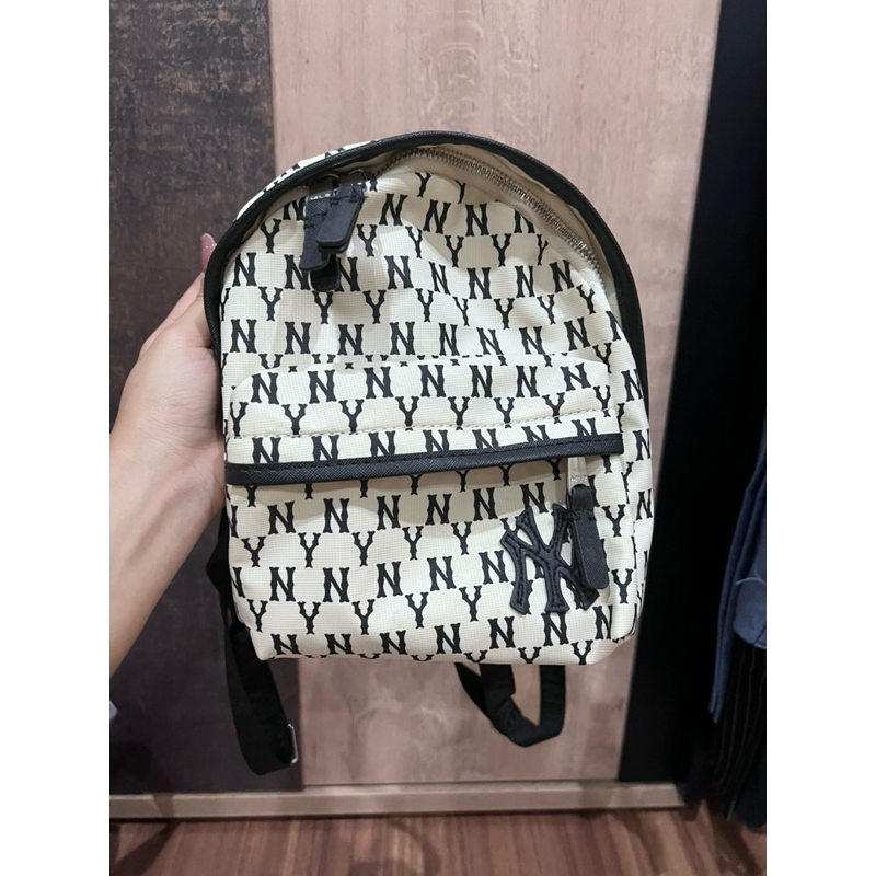 กระเป๋าเป้เล็ก MLB ตำหนิตามรูป