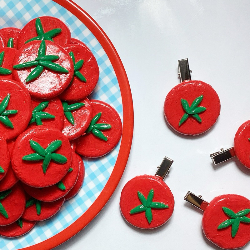 กิ้บดินปั้นมะเขือเทศและนารูโตะมากิ