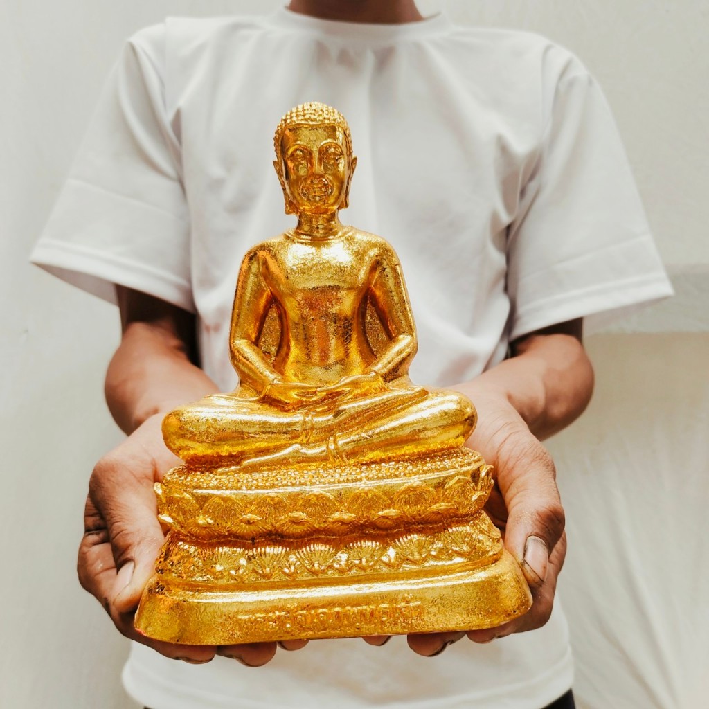 พระปัจเจกฯ 5 นิ้ว สีปิดทอง ผ่านพิธีปลุกเสกเเละเบิกเนตรเเล้ว