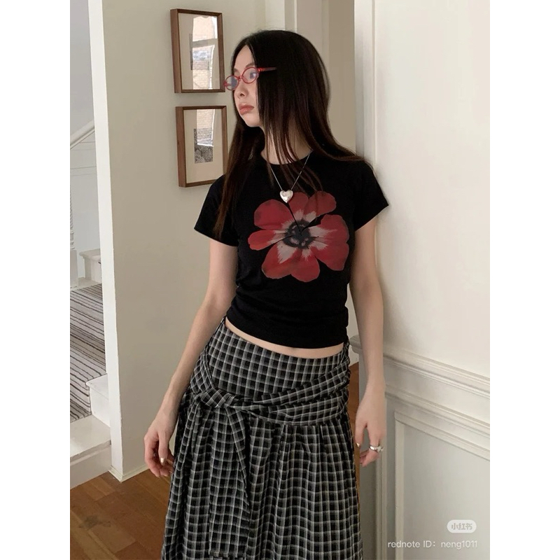 New collection 🌺พิมพ์ดอกชบาสีแดง ขนาดพอดีตัว มี2สี ขาว ดำ teeda - รูปที่ 4