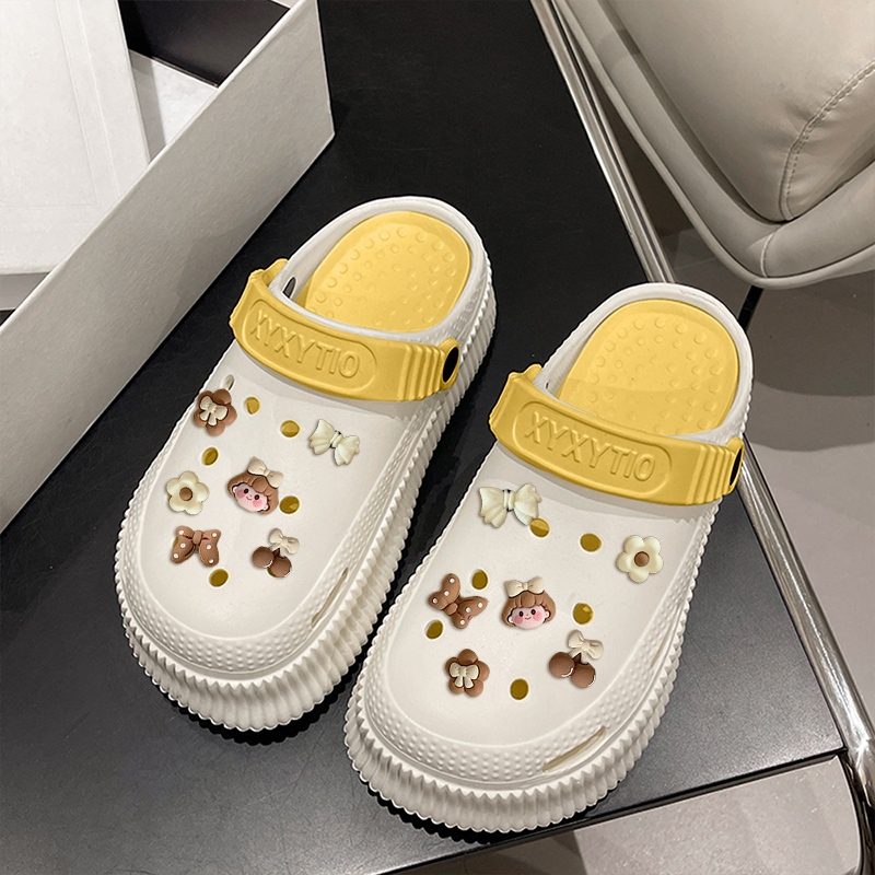 Koimoi  รองเท้าแตะลำลองแฟชั่น พูดได้เลยว่าสีสวยมาก รองเท้าเบา สวมใส่สบายมาก เวอร์ชั่นเกาหลี เบามาก ระบายอากาศได้ดี ไม่มี