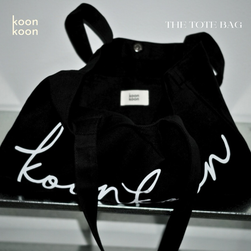KOON KOON The Tote Bag original logo กระเป๋าผ้าที่มีสไตล์และจุของได้เยอะ
