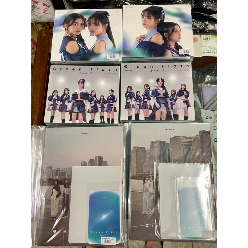 [พร้อมส่ง] BNK48 18th Single Green Flash CD และ หนังสือ  Photobook Jacket A และ B แกะ/ไม่แกะ