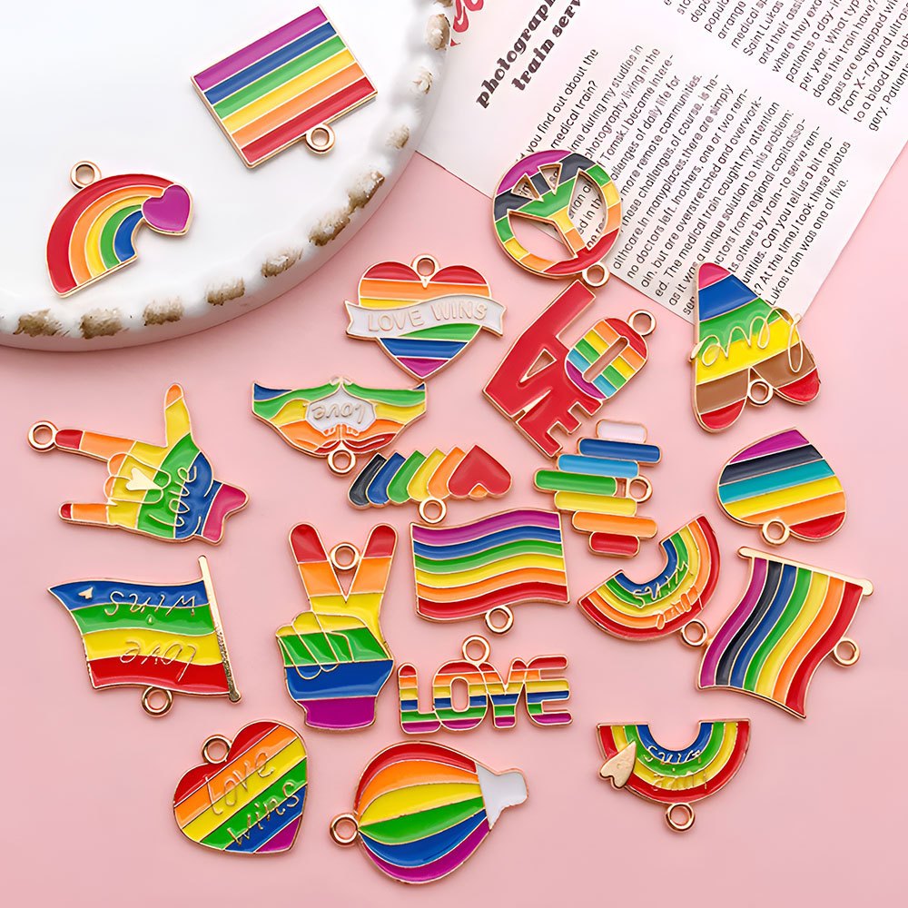 จี้พวงกุญแจ โลหะ รูปสายรุ้งน่ารัก ขนาดเล็ก แฮนด์เมด  DIY สําหรับทําเครื่องประดับ ต่างหู Pride month