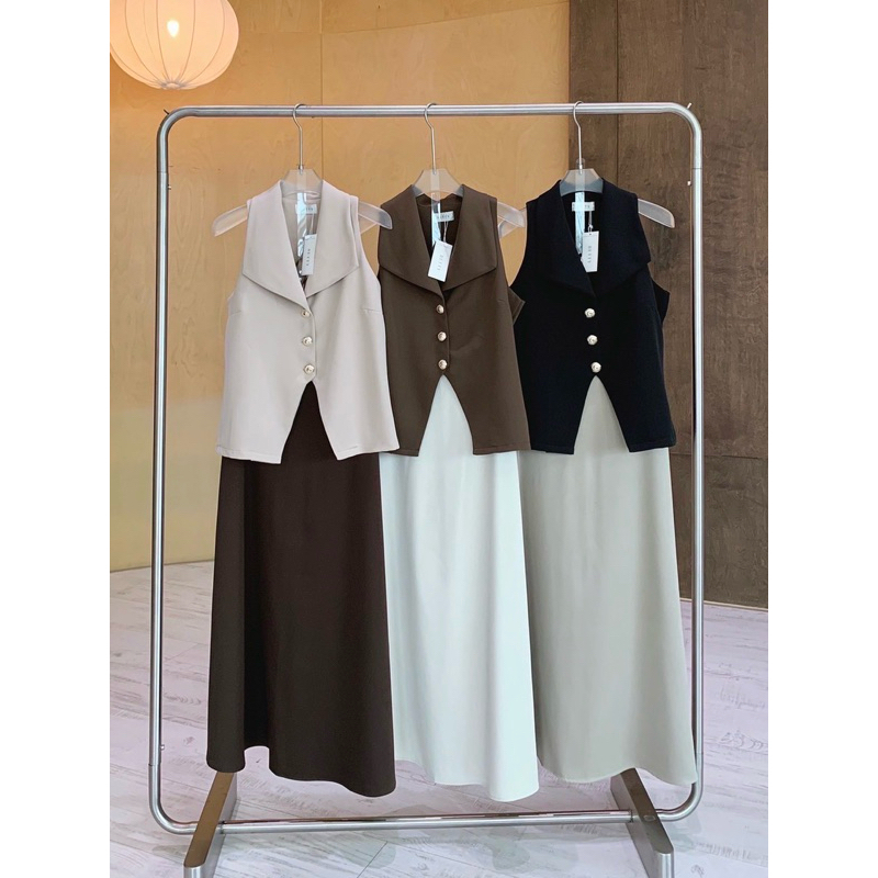 Giselle Set เสื้อแขนกุดกระดุมหน้า คู่กับกระโปรงซาติน สวยทั้งเซ็ต