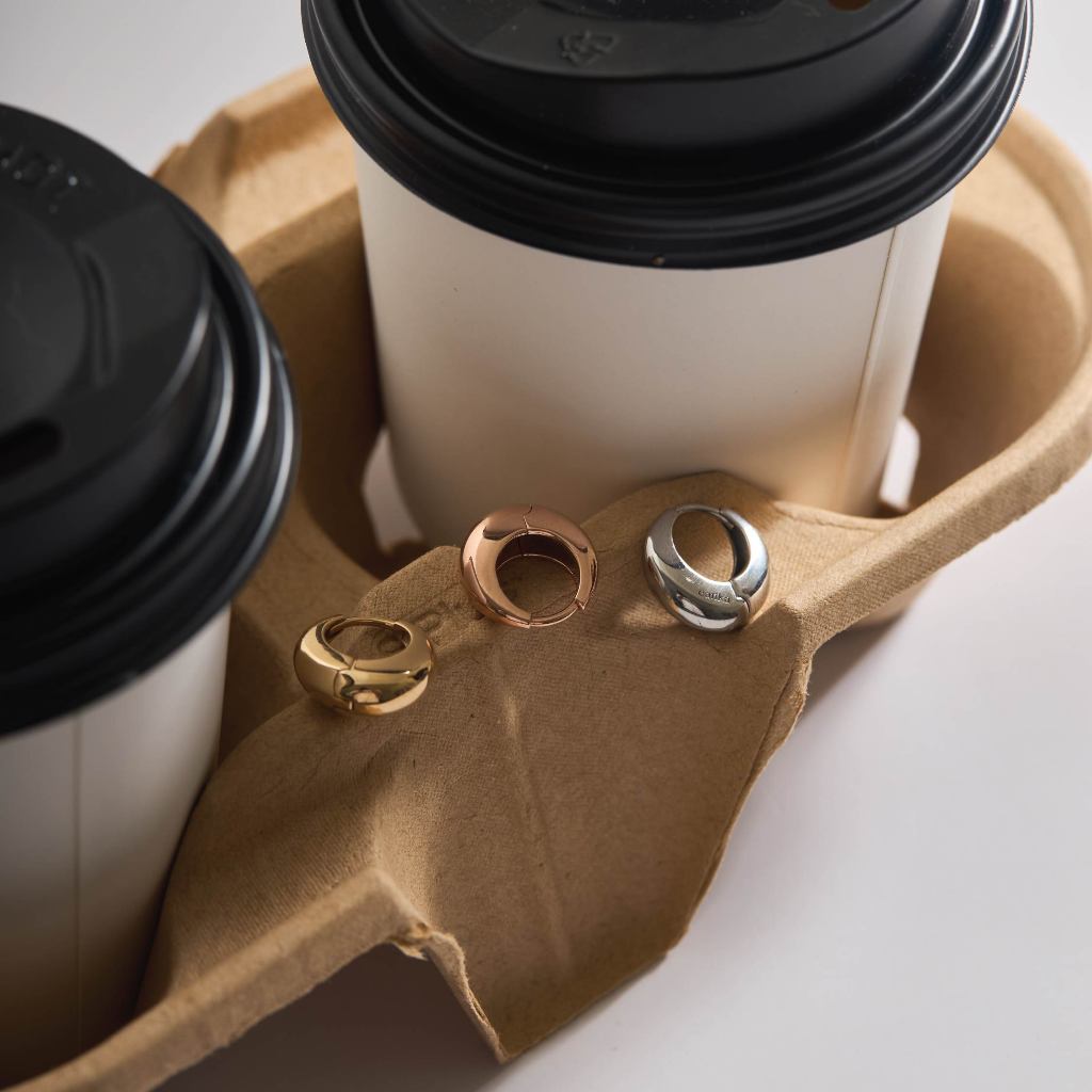 earika.earrings - oval hoop ต่างหูห่วงโค้งเรียบ วัสดุสแตนเลส (stainless steel) ใส่อาบน้ำได้ เหมาะสำหรับคนแพ้ง่าย