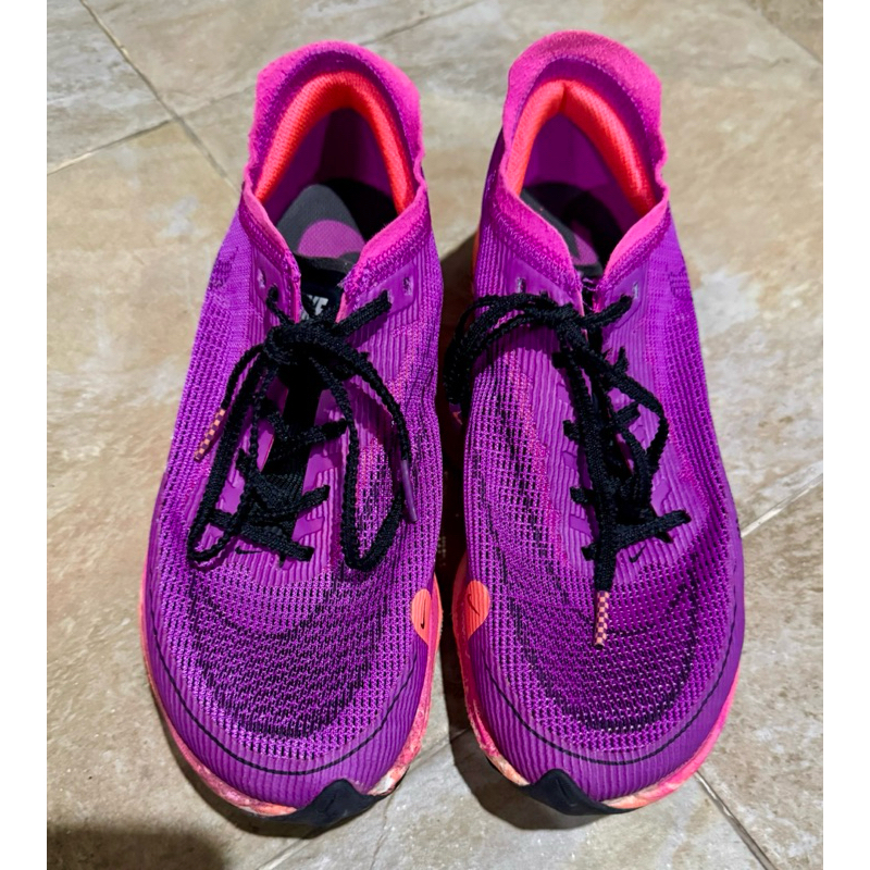 รองเท้าวิ่งมือสองมีคาร์บอนNike pro2ของแท้ สีด้านข้างหลุด ขนาด23.5cm/37.5