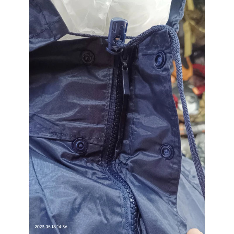 ชุดกันฝนเสื้อและกางเกง มีฮูด ซิปกระดุม เอวยืด ผ้า PVC thumbnail 5