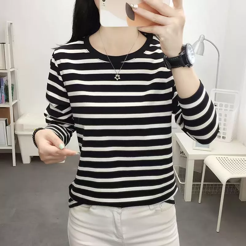 มาใหม่ เสื้อยืดแขนยาวผู้หญิง เสื้อยืดคอกลม ใส่เที่ยว ใส่อยู่บ้าน