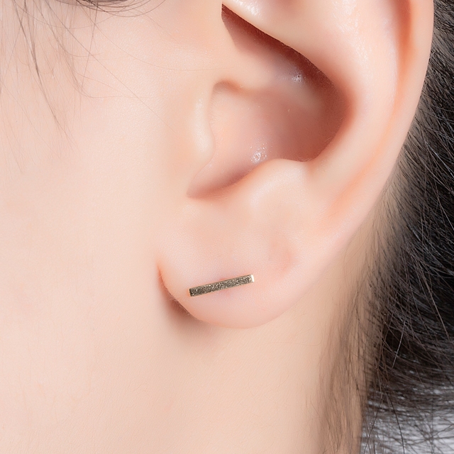 HELENE Mini bar Gold earrings 14k