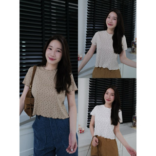 เสื้อตัวเล็ก ลายดอกไม้พิมพ์ลาย minimal 🌸