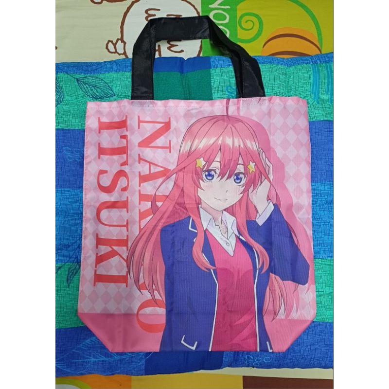 งานสินค้าต่างๆ เจ้าสาวผมเป็นแฝดห้า