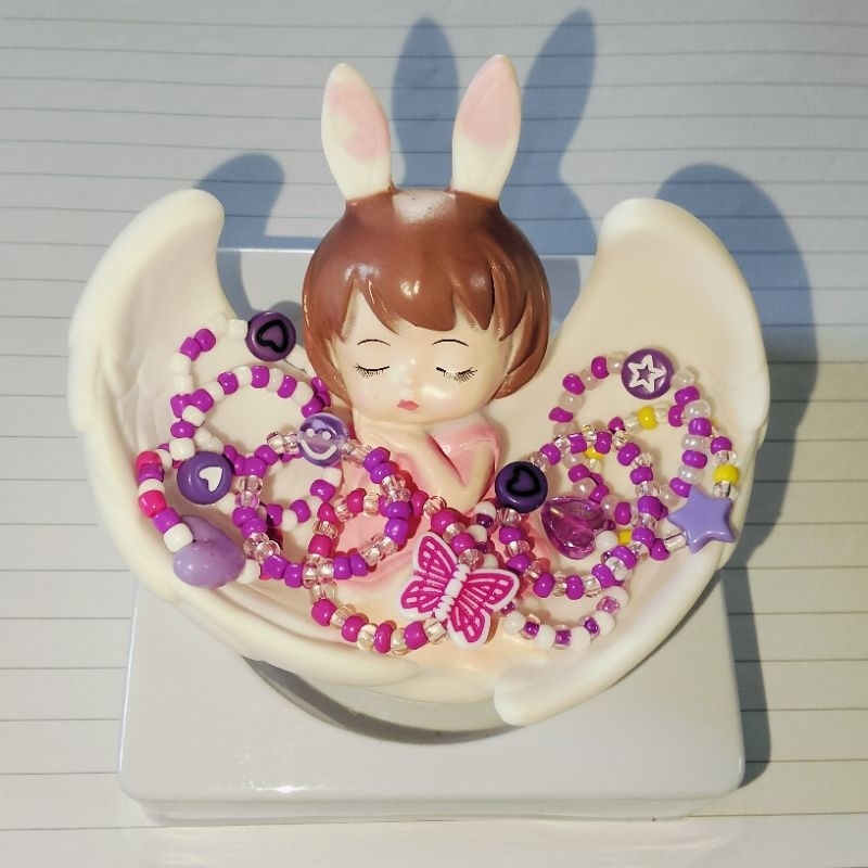 แหวนลูกปัดไหมยืดใส่จี้น่ารักๆโทนสีม่วง จี้สีม่วงคละแบบคละลาย **ต้องการเลือกจี้ทักแชทได้เลยค่ะ