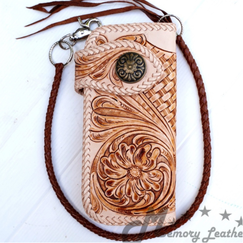 กระเป๋าสตางค์หนังแท้ตอกลายวินเทจ กระเป๋าสตางค์หนังแท้ผู้ชาย ใบยาว แบบพับ 4 ช่อง พร้อมส่ง Handmade M02