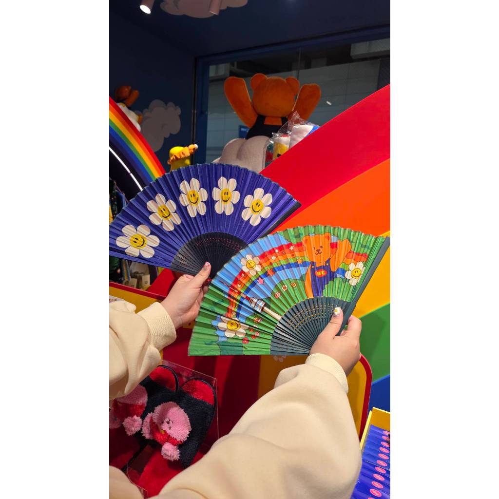 ( พร้อมส่ง ) Wiggle Wiggle Bamboo Floding Hand Fan พัดไม้ไผ่ ราคา ถูกที่สุด ดีลบีเคเค แกลเลอรีภาพที่ 2