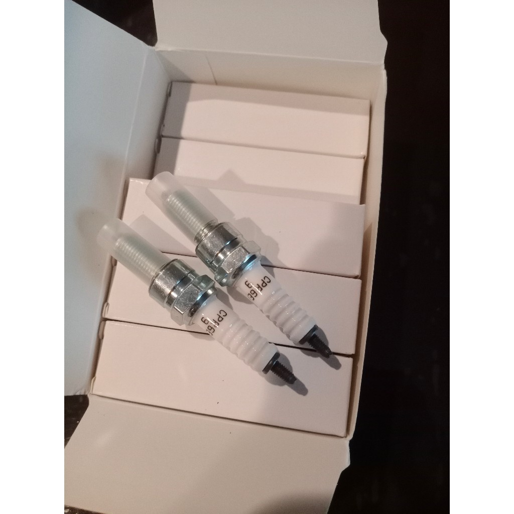 หัวเทียน CPR6EA-9  10หัว  คาบู , WAVE110i-125i ทุกรุ่น เกลียวยาว รถหัวฉีด (ยกกล่อง*10หัว)