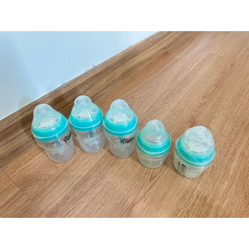 ขวดนมเด็ก ขวดกันโคลิก tommee tippee ได้5ขวดตามภาพ