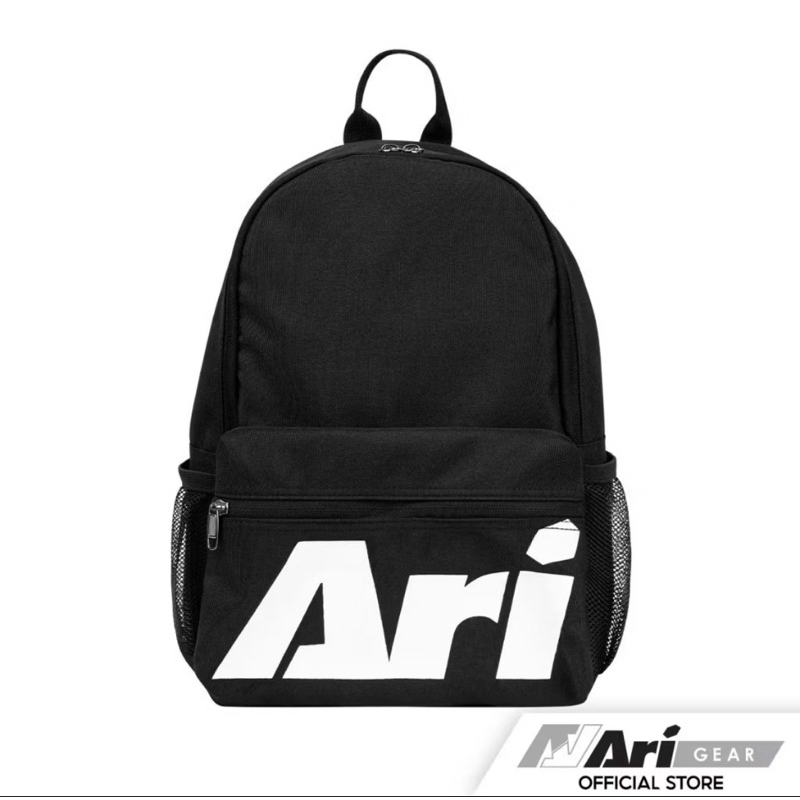 ARI ESSENTIAL BACKPACK - BLACK กระเป๋าเป้ อาริ ESSENTIAL BACKPACK สีดำ