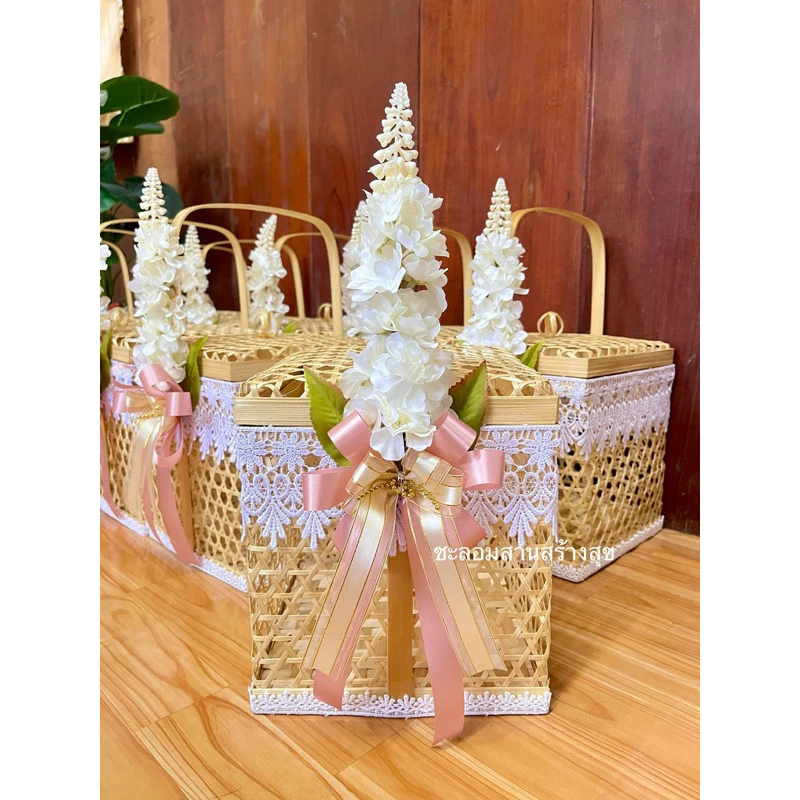ปิ่นโตเหลี่ยมพร้อมตกแต่งตามภาพ ออกใบกำกับภาษีได้ ขนาด 7,8 นิ้ว