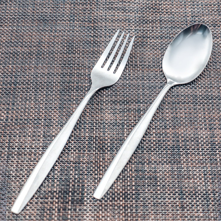 ชุดช้อนส้อมสแตนเลสรุ่นหนา 1 ชุดได้ 6 คู่ แข็งแรง ทนทาน สแตนเลสเกรด 201 - รูปที่ 2