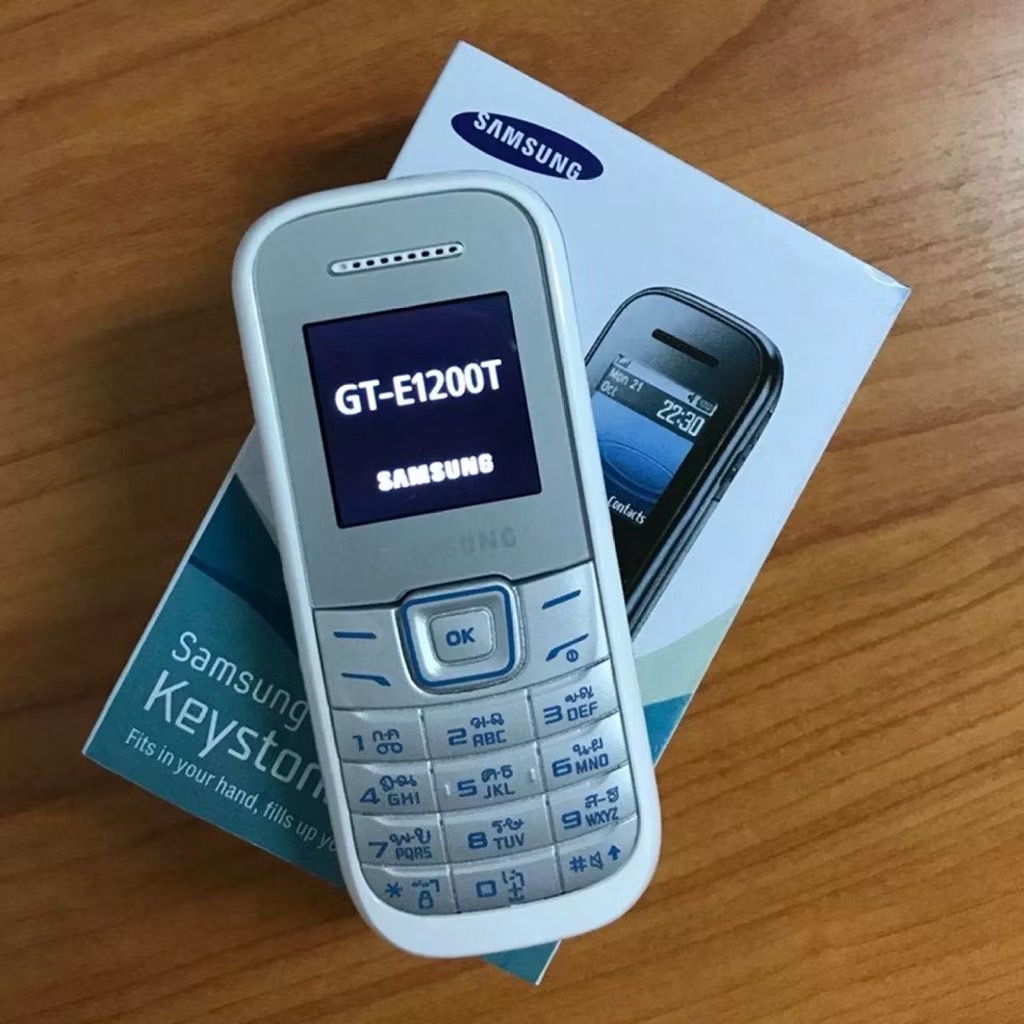 SAMSUNG HERO GT-E 1200Y มือถือปุ่มกด