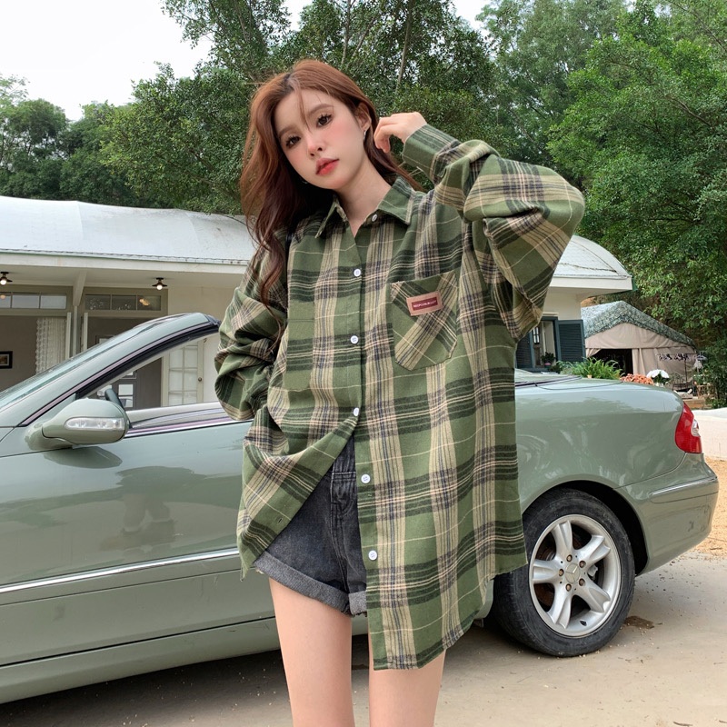 fashiongirl1688 เสื้อเชิ้ตแขนยาว ผู้หญิง ลายสก๊อตสีเขียวขี้ม้าทรงหลวมใส่สบายแม้อากาศร้อนแฟชั่นเกาหลี