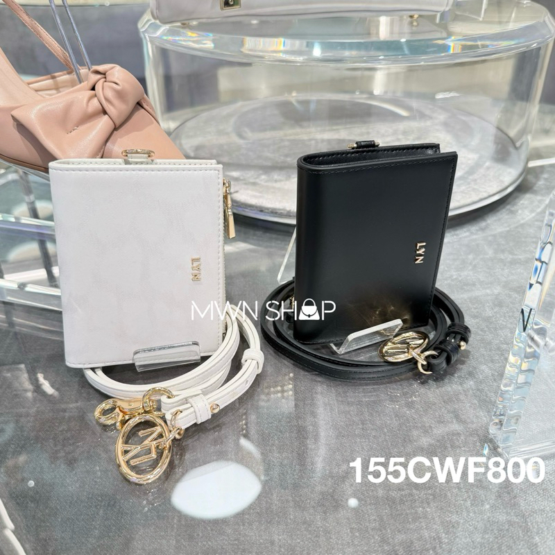 Lyn กระเป๋าสตางค์ มีโค้ดลด30% tippy woc กระเป๋าสตางค์ใบสั้น พร้อมสายคล้องคอ ของแท้จากชอป