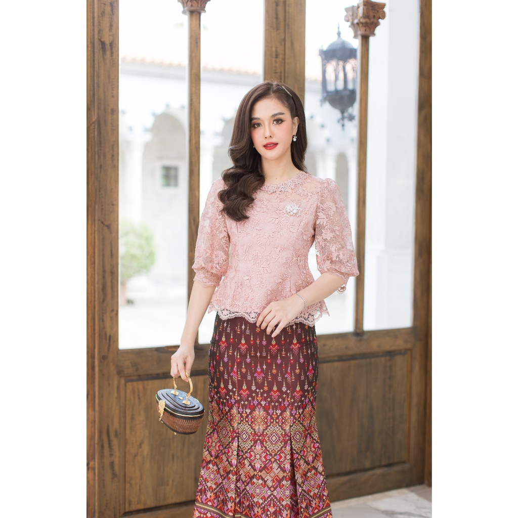 CHANIDA เสื้อลูกไม้ออกงาน เนื้อลูกไม้ฝรั่งเศส ทรงแขนบอลลูน สวยหรู ทรงสวย ตรงปก (รหัสสินค้า 8-8305)