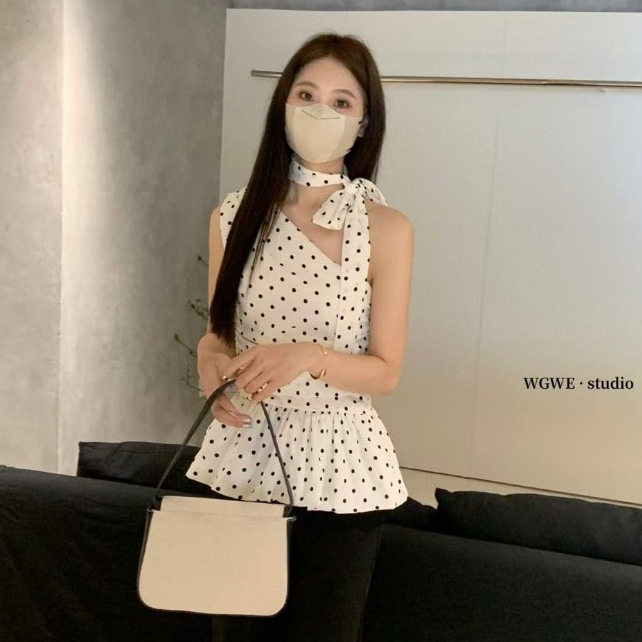 JARINYA เสื้อปาดไหล่ลายจุด ซิปข้าง