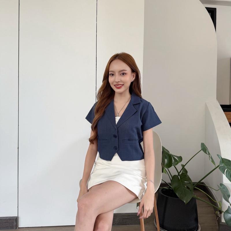 Mariss.bkk - เสื้อเบลเซอร์ทรงครอปมีแขน กระเป๋าเจาะ ใช้งานได้จริง มีซับใน M11