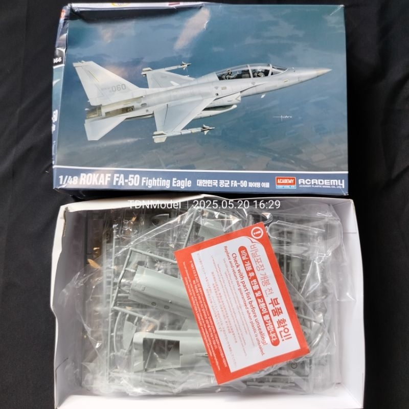 พลาสติกโมเดลAcademy1/48 FA-50 แบบกล่องยับ ชิ้นส่วนไม่เสียหาย ทำตัวไทยได้ปกติ