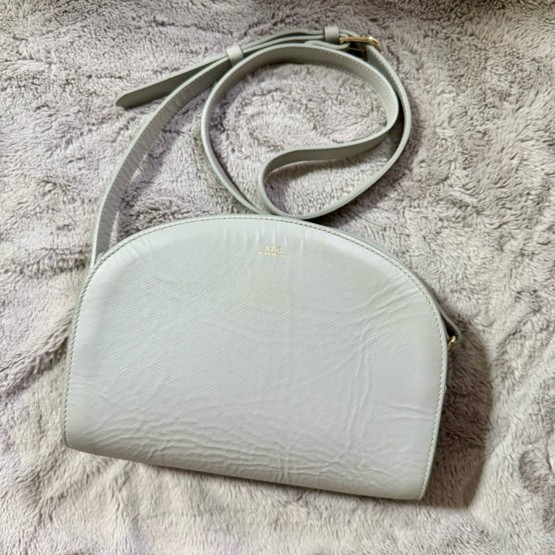 ‼️ลดจาก 2190 ‼️A.P.C Leather Crossbody bag 🩶 มือ2