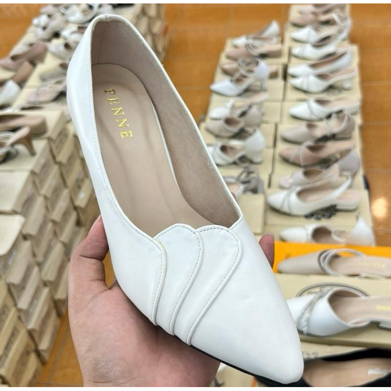 คัชชูขาว penne งานหส้นแหลม สูง 2 นิ้ว