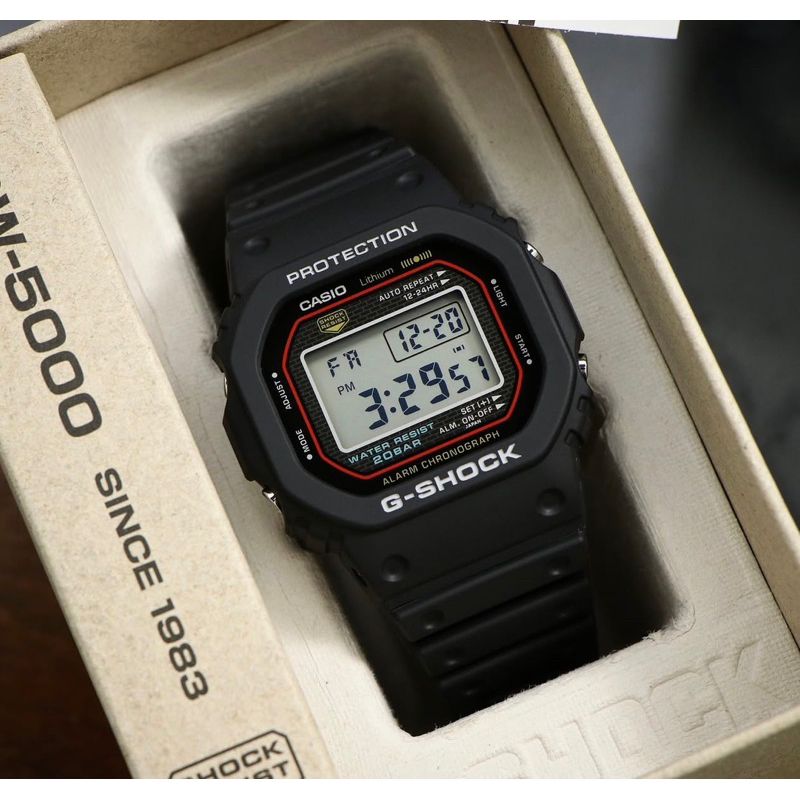 รุ่นใหม่ประกันศูนย์[MADE IN JAPAN]CASIO G-SHOCK DW-5000R-1A, DW-5000R-1, DW-5000R, DW-5000, DW-5000R
