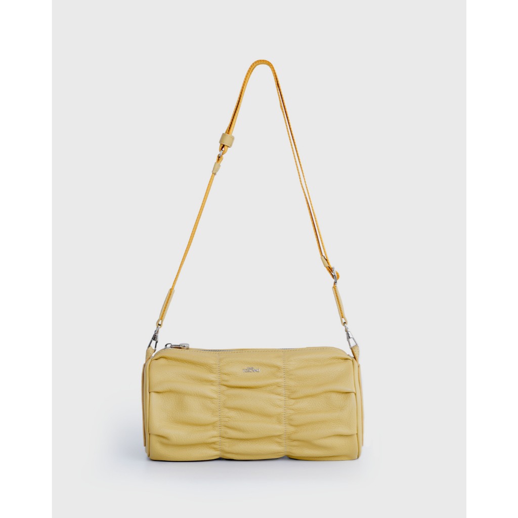 Tocco Toscano Bonnie Cylinder Bag กระเป๋าหนัง ทรงหมอน สะพายไหล่ แฟชั่น มินิมอล