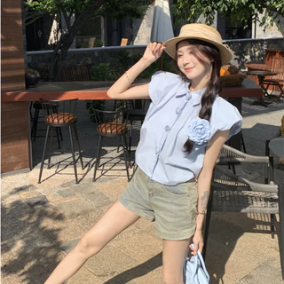 🌵Grace_chili🌵 เสื้อแฟชั่นผู้หญิง แขนกุด สีพื้น กระดุมลายดอกไม้ ผ้าใส่สบายและดีไซน์ประณีต W590