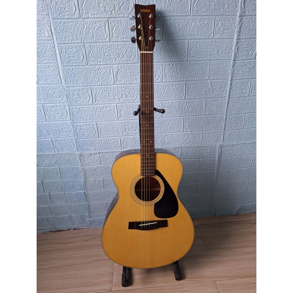 กีต้าโปร่งวินเทจYamaha FG-152B ทรง om