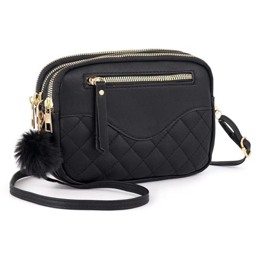 กระเป๋าสพายข้าง 3 ซิป หนัง PU (GC-026) พร้อมปอมๆ