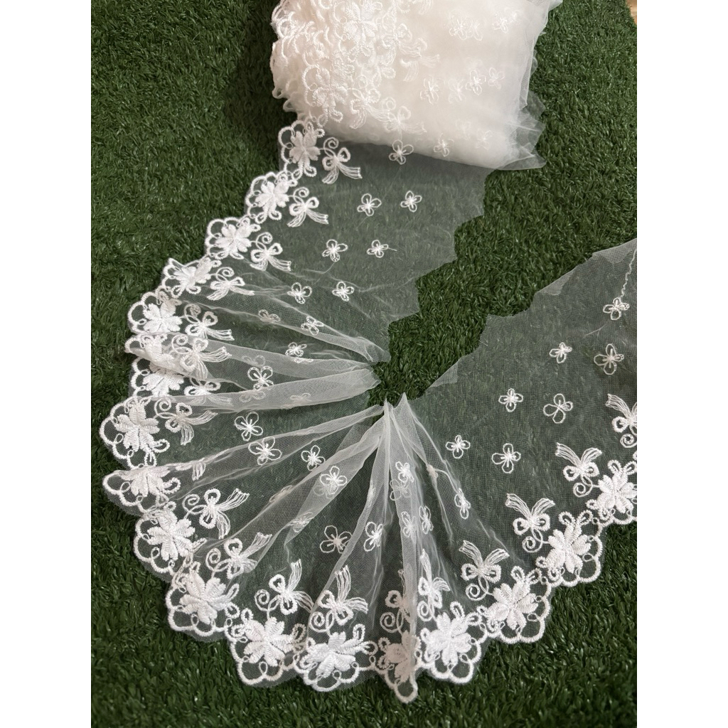 ระบายริมปัก no.2  /กว้าง  4.5นิ้ว/15หลา/250บาท