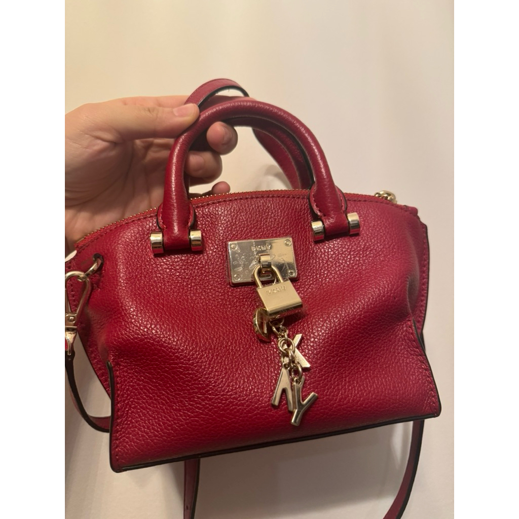 📣 ส่งต่อ กระเป๋า DKNY 📣