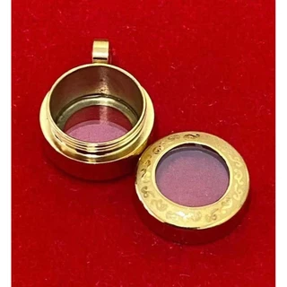 กรอบกลมไทเทเนียมฝาเกลียว(สีทองมีลาย)บนขอบฝาสวยงามจิวเวอรี่กันน้ำมองเห็นสองด้านขนาด17x17มิลใส่เหรียญเม็ดแตงหลวงปู่มหาศิลา