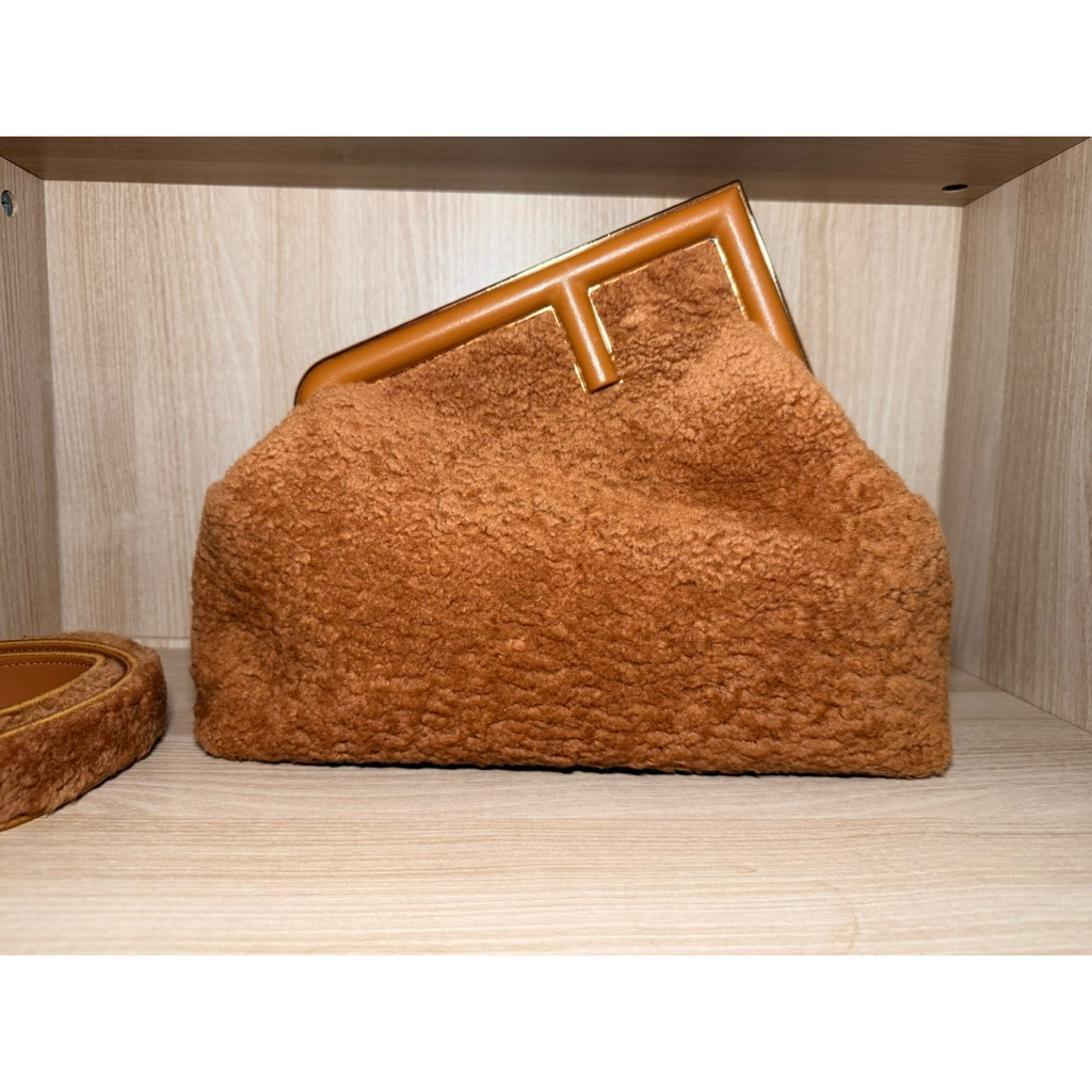 กระเป๋า fendi first bag
