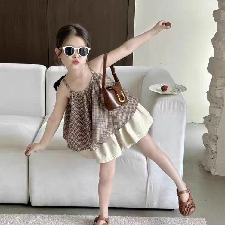 สินค้าในสต็อกชุดสูทแขนกุดลายทางสำหรับเด็กผู้หญิงในช่วงฤดูร้อน เสื้อกั๊กเด็กผู้หญิง กางเกงขาสั้นเด็ก ชุดสูทสองชิ้น