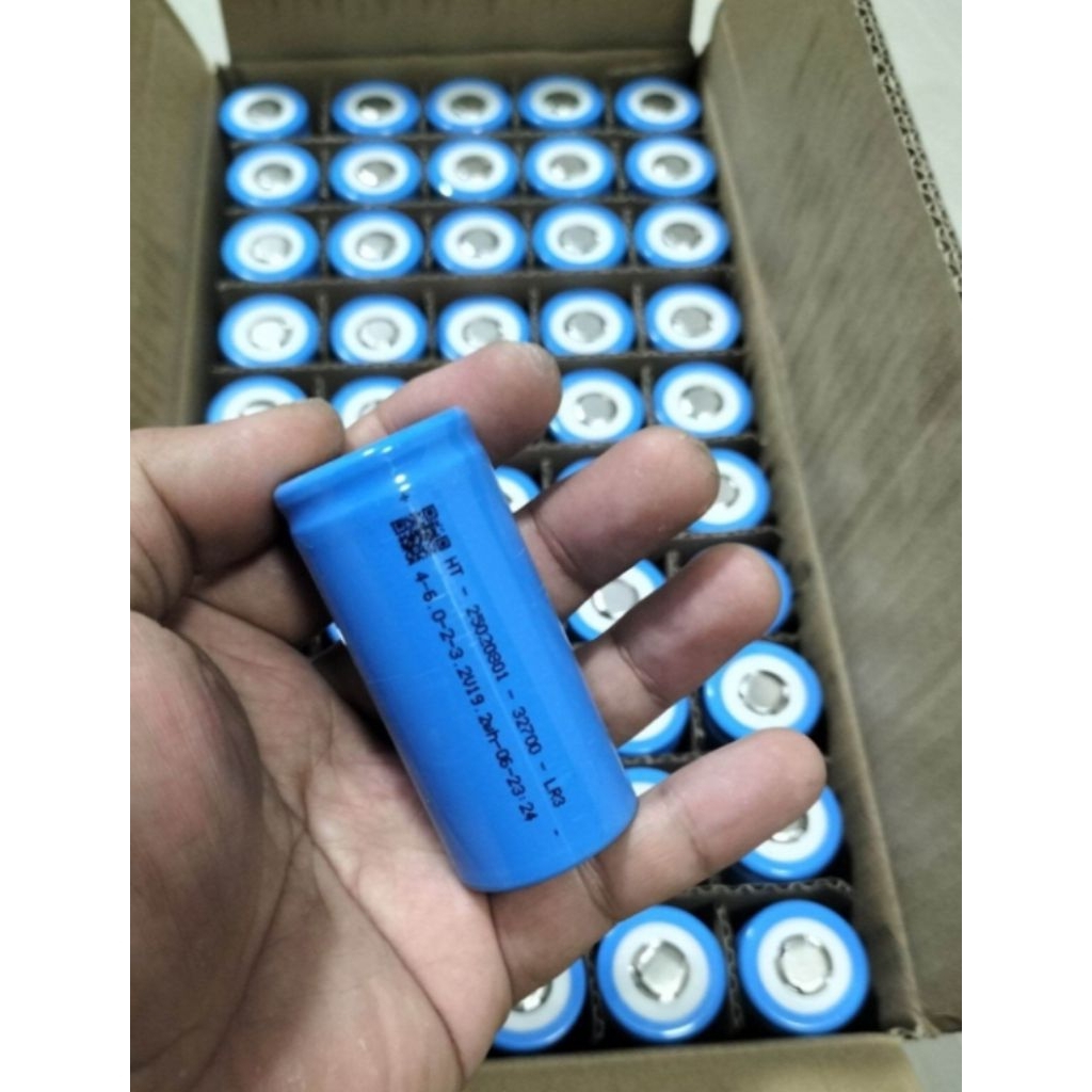 แบตเตอรี่ LifePo4 ขนาด 32700 แรงดัน 3.2V  ความจุ 5800-6000 mah (แบตใหม่ทุกก้อน)